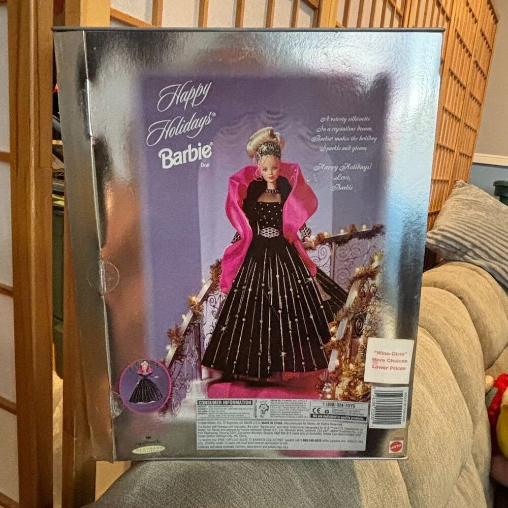 Mattel Barbie Happy Holidays Doll 1998 Special Edition 20200 Pink Cape Tiara